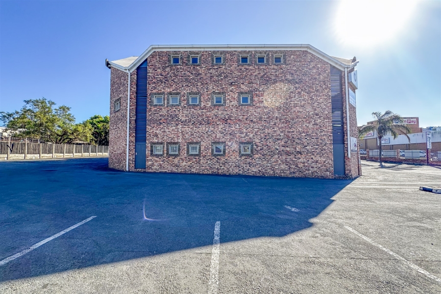 Commercial Property for Sale in Vincent Eastern Cape